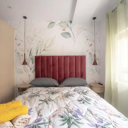 Lujo Proyector, Parking, Maquina Arcade Y Netflix Oviedo
