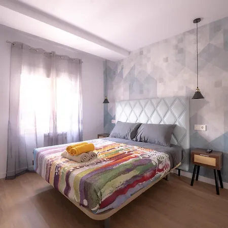 Lujo Proyector, Parking, Maquina Arcade Y Netflix * Oviedo
