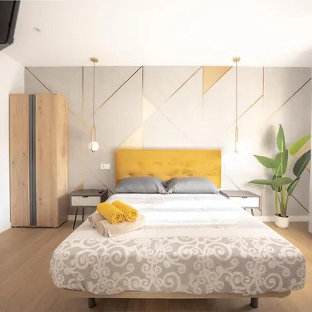 Lujo Proyector, Parking, Maquina Arcade Y Netflix * Oviedo